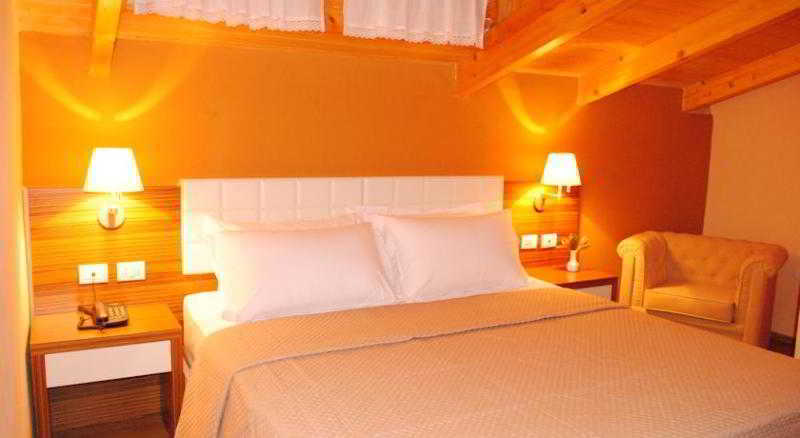 Hotel Vila 60 Tirana Exterior photo